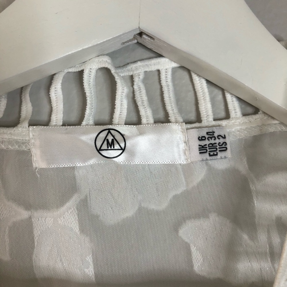 Missguided white ladder cutout top and short set - Picture 4 of 8